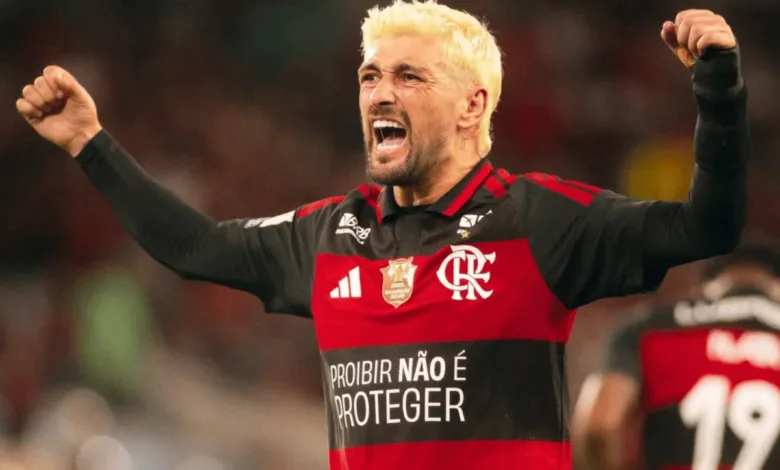 Jogadores do Flamengo comemoram em campo
