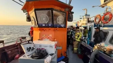Barco de pesca pega fogo na costa da Coreia do Sul; 22 são resgatados 1 Embarcação da Guarda Costeira da Coreia do Sul