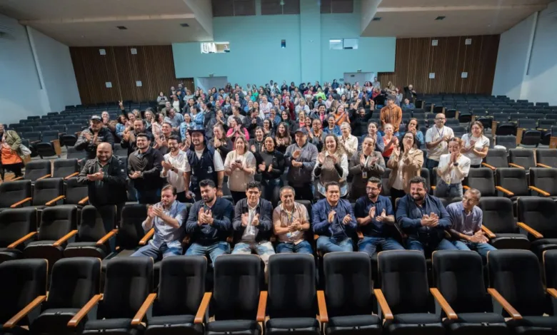 Agentes comunitários de saúde reunidos em evento em Apucarana