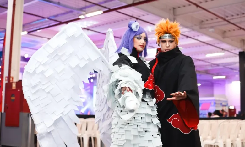 Carol e Genilson Frazão vestidos como personagens de anime