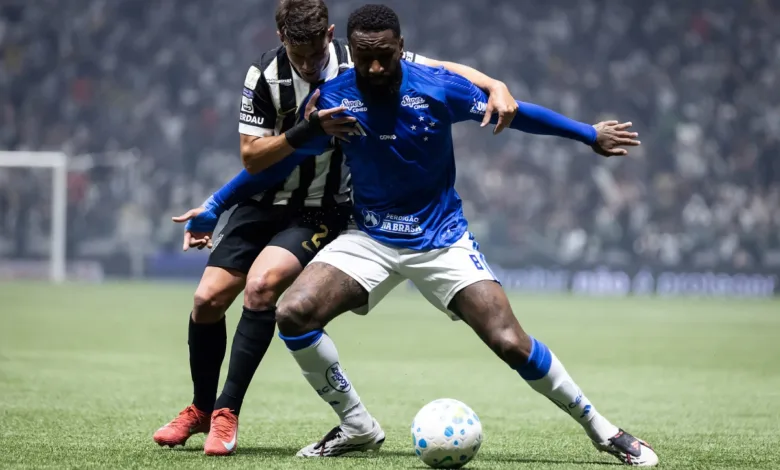 Jogadores em partida do Campeonato Brasileiro