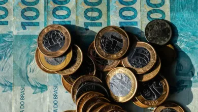 Cédulas de dinheiro brasileiro representam valores financeiros