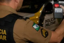 Veículos estacionados e via pública em Apucarana