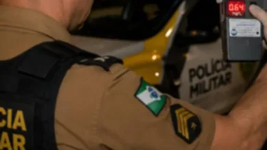 Veículos estacionados e via pública em Apucarana