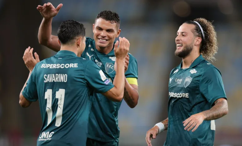 Jogadores do Fluminense comemoram gol no Maracanã