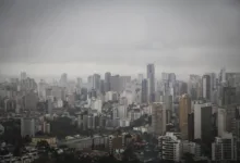 Paisagem com tempo nublado e chuvoso no Paraná
