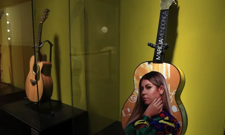 Exposição Marília Mendonça Sentimento Louco no MIS