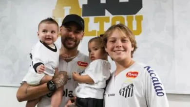“Quero que entendam que nem tudo vem fácil”, diz Neymar sobre criação dos filhos 4 Neymar com sua família