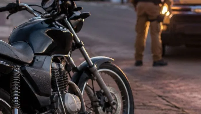 Motocicleta apreendida em Jandaia do Sul