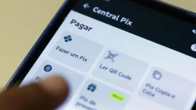 Ilustração de celular com aplicativo de pagamentos