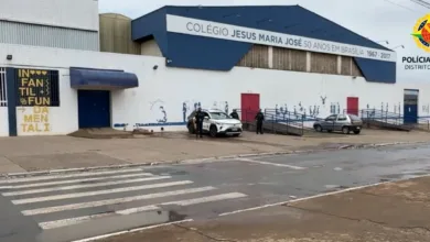 Policiais militares em patrulhamento durante esquema de segurança.