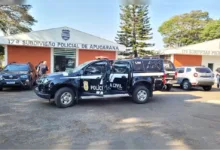 Viatura e delegacia da Polícia Civil