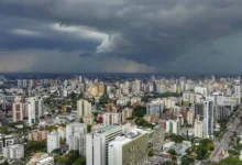 Céu encoberto no Paraná durante o domingo de eleições