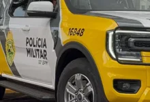 Homem é encontrado gravemente ferido em Apucarana e polícia investiga o caso 6 Viatura da Polícia Militar em atendimento