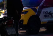 Homem é abordado com pedras de crack durante patrulhamento em Jandaia do Sul 6 Viatura da Polícia Militar em patrulhamento